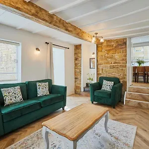 https://host-stay-cragg-cottage.yorkshirehotels.net
