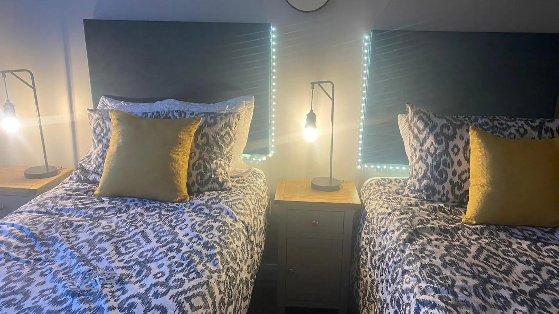 Hastings Apartments Extra Large Self Catering Apt Tourism Certified Free Parking Wifi Belfast